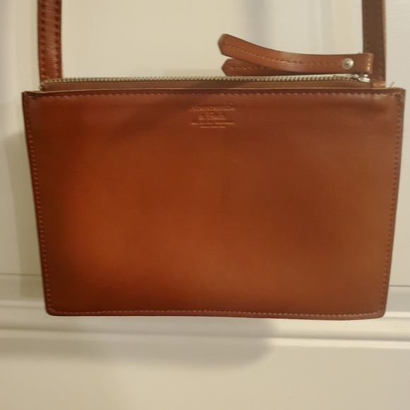 COPY - Abercrombie and Fitch Crossbody - Picture 2 of 5